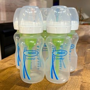 Dr. Browns Wide Neck Bottles (5) (never used)w/ two nipple levels (never opened)